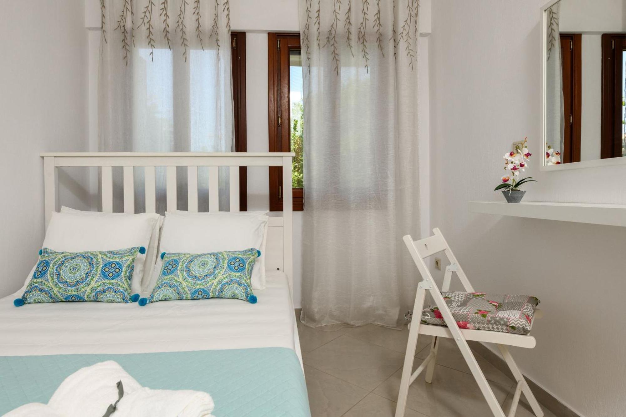 Whitegold Apartments Panagia Panagia  Habitación foto